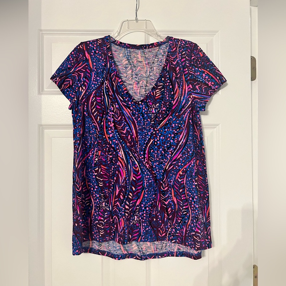 Women’s Lilly Pulitzer Etta V-neck top size medium